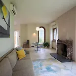 Grel - By Myhomeincomo Villa *